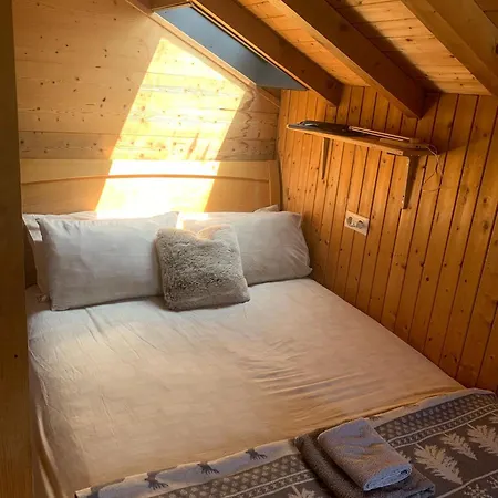 Mazot Hirondelle * Morzine